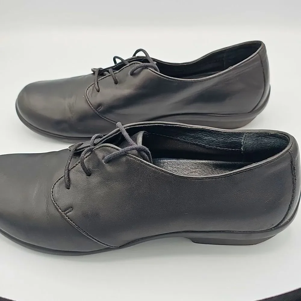 Dansko Womens Black Leather laces Shoes Size 40 US 9 Dark Academia, Work, Casual